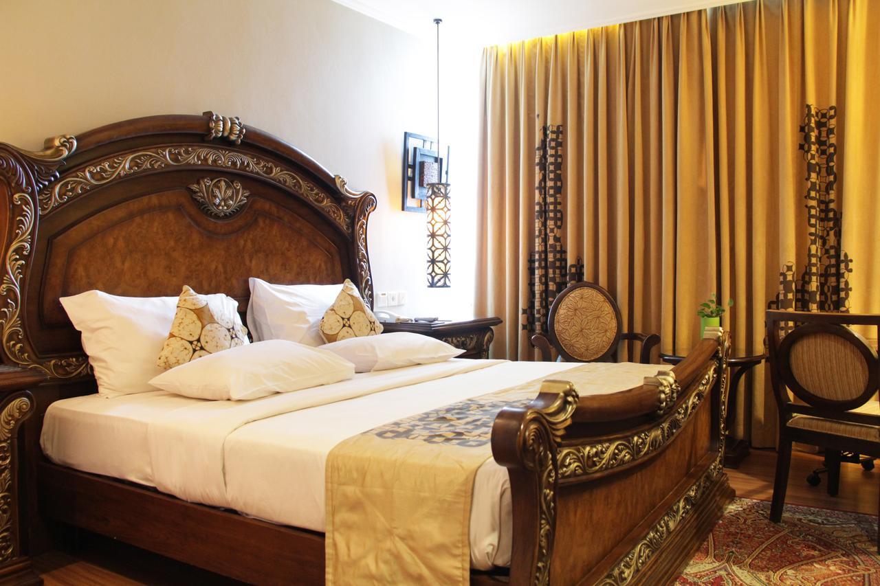 The Royal Surakarta Heritage - Handwritten Collection Exterior photo